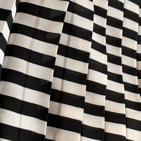 BCBGeneration Pleated Skirt - Picture 2 of 4